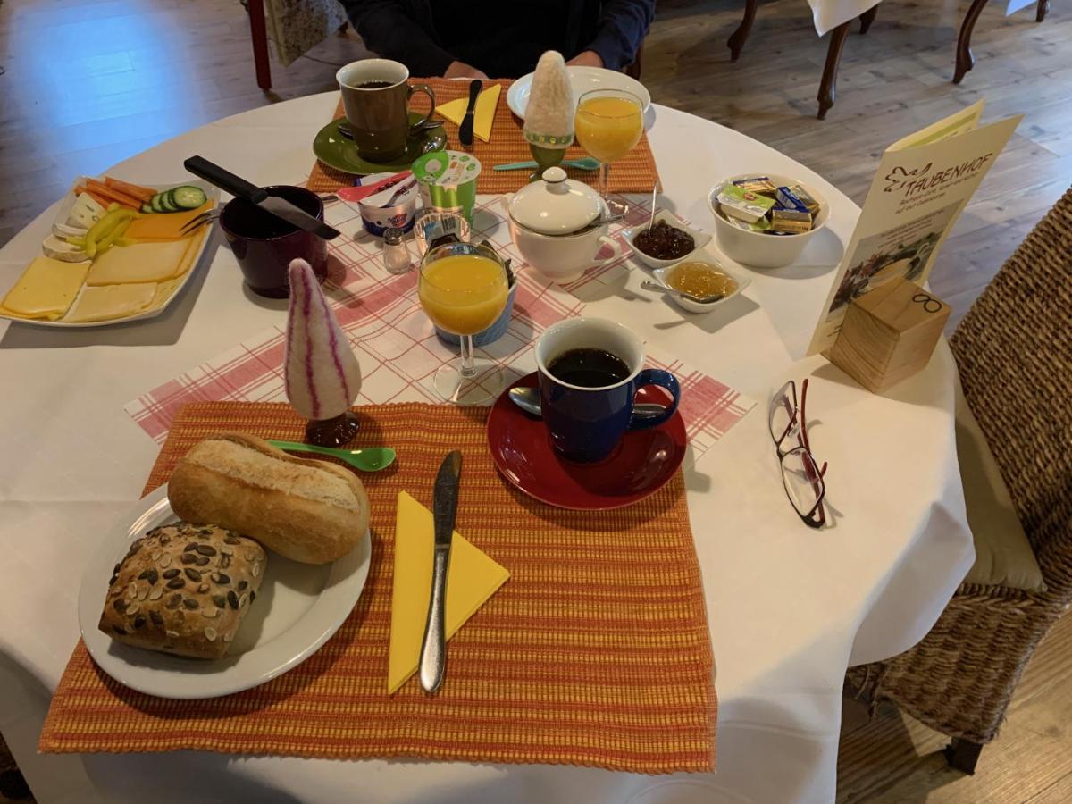 Taubenhof - Gut Cadenberge Hotel Buitenkant foto