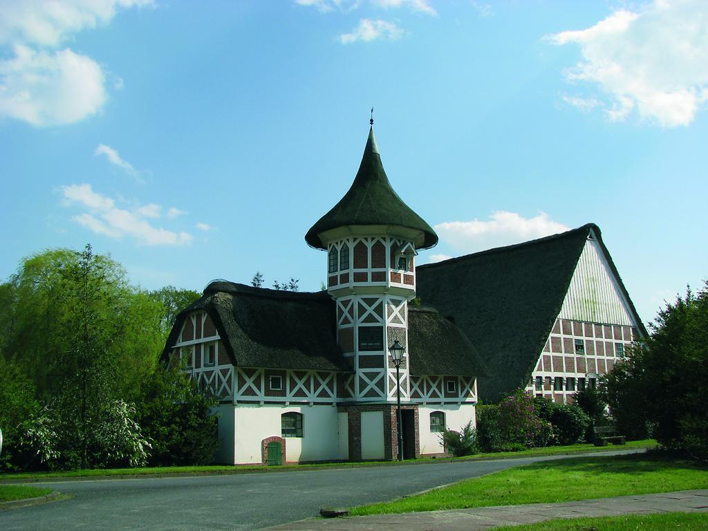 Taubenhof - Gut Cadenberge Hotel Buitenkant foto