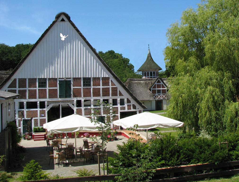 Taubenhof - Gut Cadenberge Hotel Buitenkant foto