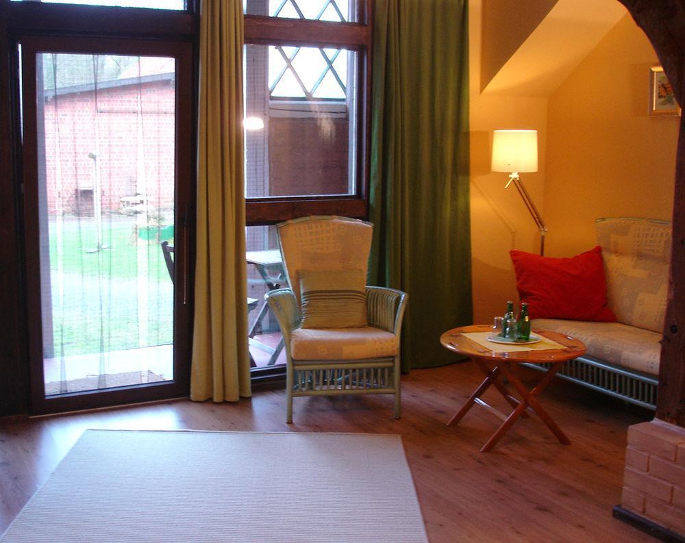 Taubenhof - Gut Cadenberge Hotel Buitenkant foto